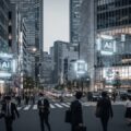 Groqが7.5億ドルを新規調達、評価額69億ドルへ。都市の日常風景をバックにAI業界の変化を象徴する抽象的な要素を描写。